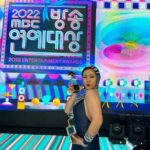Park Na-rae Instagram - 못 다한 소감은.. 사랑하는 우리 가족 내 친구들 동료들 우리 개그여신 박나래 식구들 언제나 고마운 모든 제작진분들 항상 고생해주는 우리 JDB식구들 헤매쌤 스타일리스트 식구들 다 너무 고맙고 사랑합니다 내년엔 더 행복한 웃음 드리기 위해 더더 노력하겠습니다 사랑합니다 우리 모두 행복합시다 #드레스 #이승진웨딩