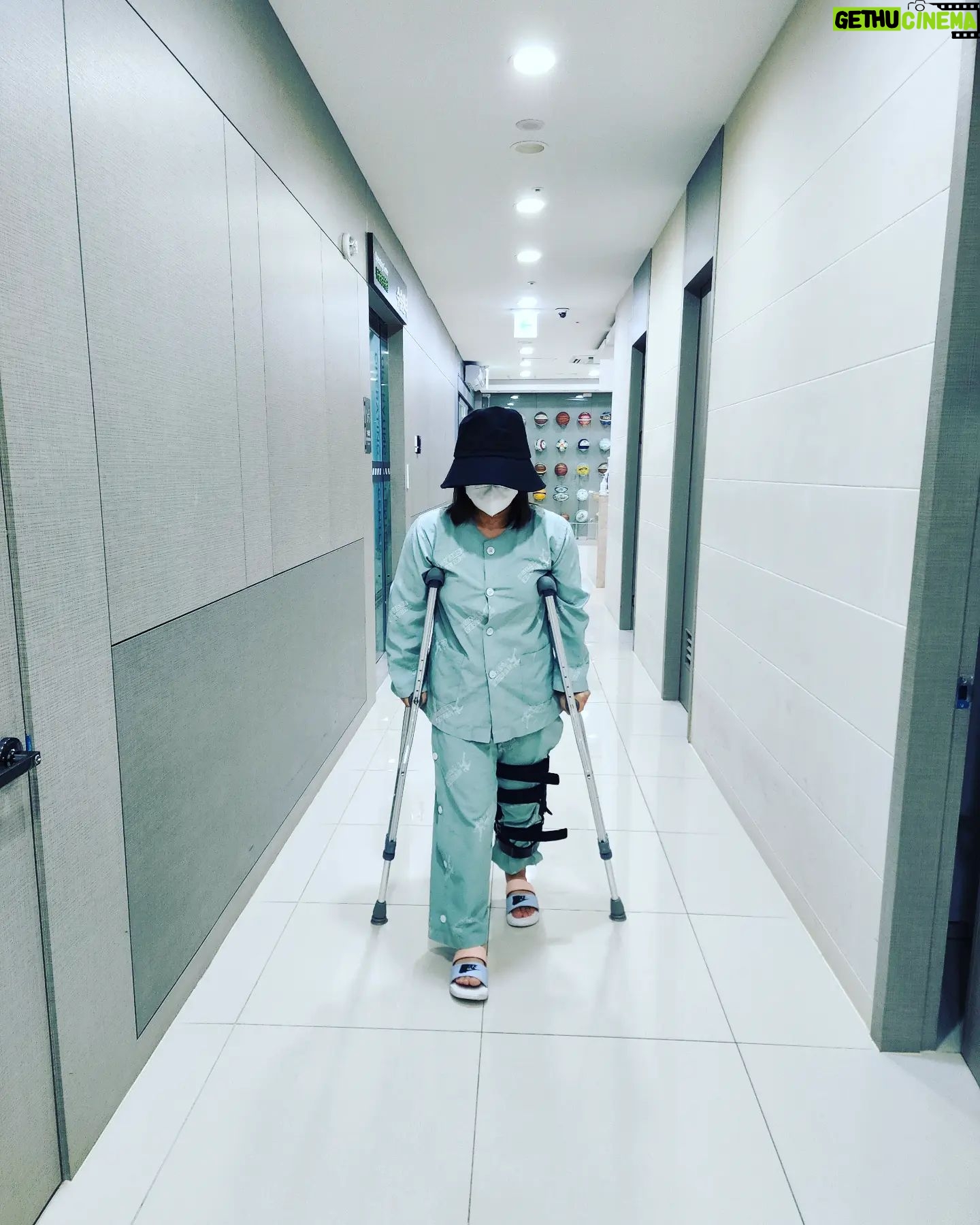 Park Na-rae Instagram - #재활 #걷는다 나는 앞으로만 가지.. 나는 앞으로만 가지.. 지금은 퇴원했습니다!!