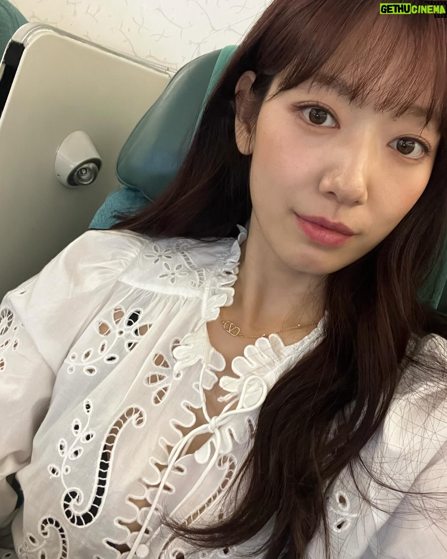 Park Shin-hye Instagram - 良い朝です。東京で会いましょう❣️ 明日、皆さんに会えると思うと嬉しくてドキドキします。 明日の夜6時に会いましょう #memoryofangels #in_tokyo