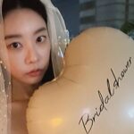Park So-jin Instagram - BRIDAL SHOWER 👰🏻‍♀️💐🌼🌺🌸 고마워, 사랑해, 나의 소녀들🩶 내게 늘 가장 최고의. 너희는 여전히 사랑스럽고 예쁜. 그러나 내가 제일 예쁜. . . 이혜리 유튜브 채널에. 이것은 우리만의 특별한. 여전히 시끌벅적한.