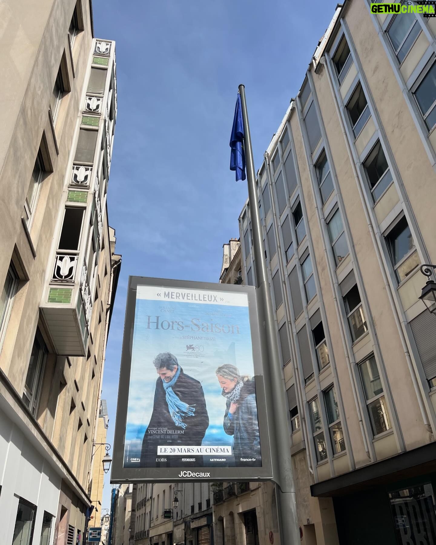 Park So-jin - 28.7K Likes - 🇫🇷 📖
가끔 마음을 전할 편지처럼 내마음을 글로 옮겨준 구절들을 발견할때.
전하고싶어. 💌