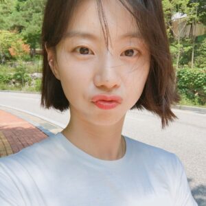 Park Soo-jin Instagram - 가족 나들이♡

#유모차끌고#나들이#날씨좋다