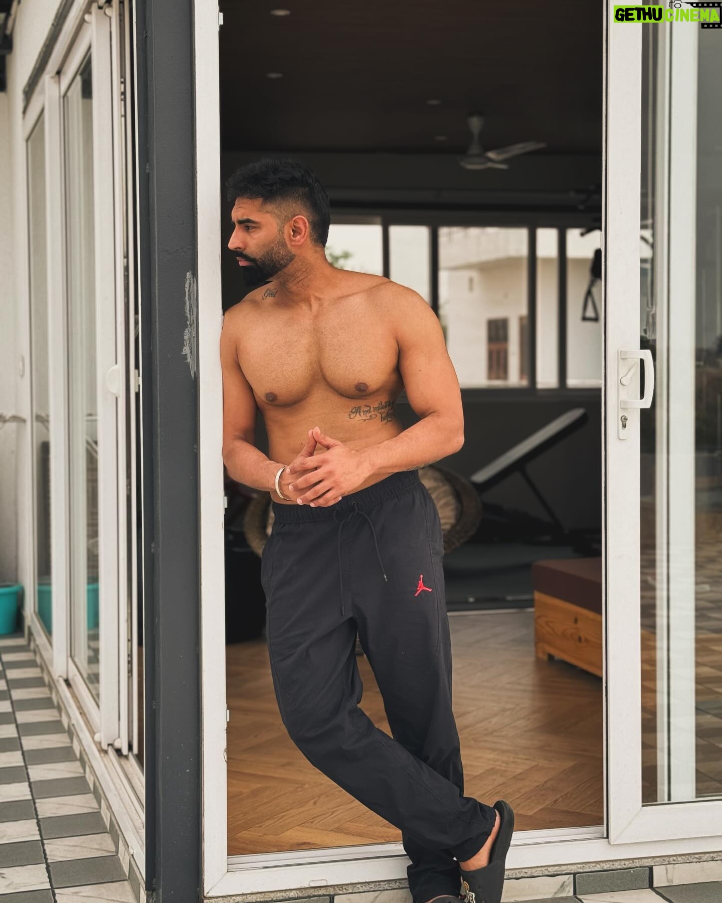 Parmish Verma Instagram - Monday Motivation 🧨
