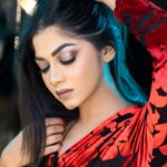 Parsa Evana Instagram – “A little contour and confidence.”
MUA- @piyasbeautyessentials