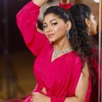 Parsa Evana Instagram – “This is your yearly reminder that fairies are real.”
MUA- @zahidkhanbridalmakeover 
Jewelery- @javer.byarohye11
