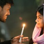 Parsa Evana Instagram – মোর বুকটা কাঁপে
মোর হাতটা কাঁপে
তুমি মেঘপানে একমনে
দেখছো কাকে?
মোর শিরদাঁড়াতে শীত গড়িয়ে নামে
তুমি গুনগুন মধু সুরে ডাকছো কাকে?

“সন্ধা ৭ টা “
Directed by – Ziaul Hoque Polash
Club 11 entertainment