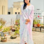 Parsa Evana Instagram – Behind every sweet smile there is a bitter sadness that no one can ever see and feel.. 
Eid Mubarak 🤍