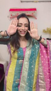 Parul Chauhan Instagram - Halchal 🥰🥰🥰🥰🥰🥰🥰🥰🥰 Thank you so much @the_closet07_by_karishma for this beautiful suit 🥰🥰🥰🥰🥰🥰🥰🥰🥰🥰🥰🥰