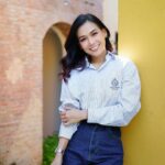 Patcharasri Benjamas Instagram - ไม่จำเป็นต้องใช้ชีวิตให้ถูกใจใคร แค่ใช้ชีวิตให้ถูกหวยสักใบก็พอ
