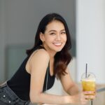 Patcharasri Benjamas Instagram - หน้าอาจจะดูเหมือนหยิ่ง แต่จริงๆ เราน่ารักนะ