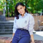 Patcharasri Benjamas Instagram - ไม่จำเป็นต้องใช้ชีวิตให้ถูกใจใคร แค่ใช้ชีวิตให้ถูกหวยสักใบก็พอ