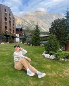 Patcharasri Benjamas Instagram - เดินป่า เดินเขา สู้เดินกับเราไม่ได้หรอก #KalamareItaly