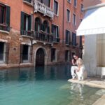 Patcharasri Benjamas Instagram - แสงแดดอ่ะมันโดนตา เธอส่งยิ้มมาอ่ะโดนใจ