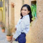 Patcharasri Benjamas Instagram - ไม่จำเป็นต้องใช้ชีวิตให้ถูกใจใคร แค่ใช้ชีวิตให้ถูกหวยสักใบก็พอ