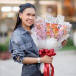 Patcharasri Benjamas Instagram - วาเลนไทน์นี้อยากได้หวานเย็น หรือหวานใจ 😳