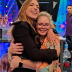 Patrícia Abravanel Instagram - Talentosa minha sis @cintiaabrava ❤️❤️❤️ Sigam @cintiaabravaartes 🎨 Ela deu uma passadinha aqui no estúdio e contou em primeira mão que fará uma exposição aqui no SBT, que demais!! 📽 @gabrielcardosofoto