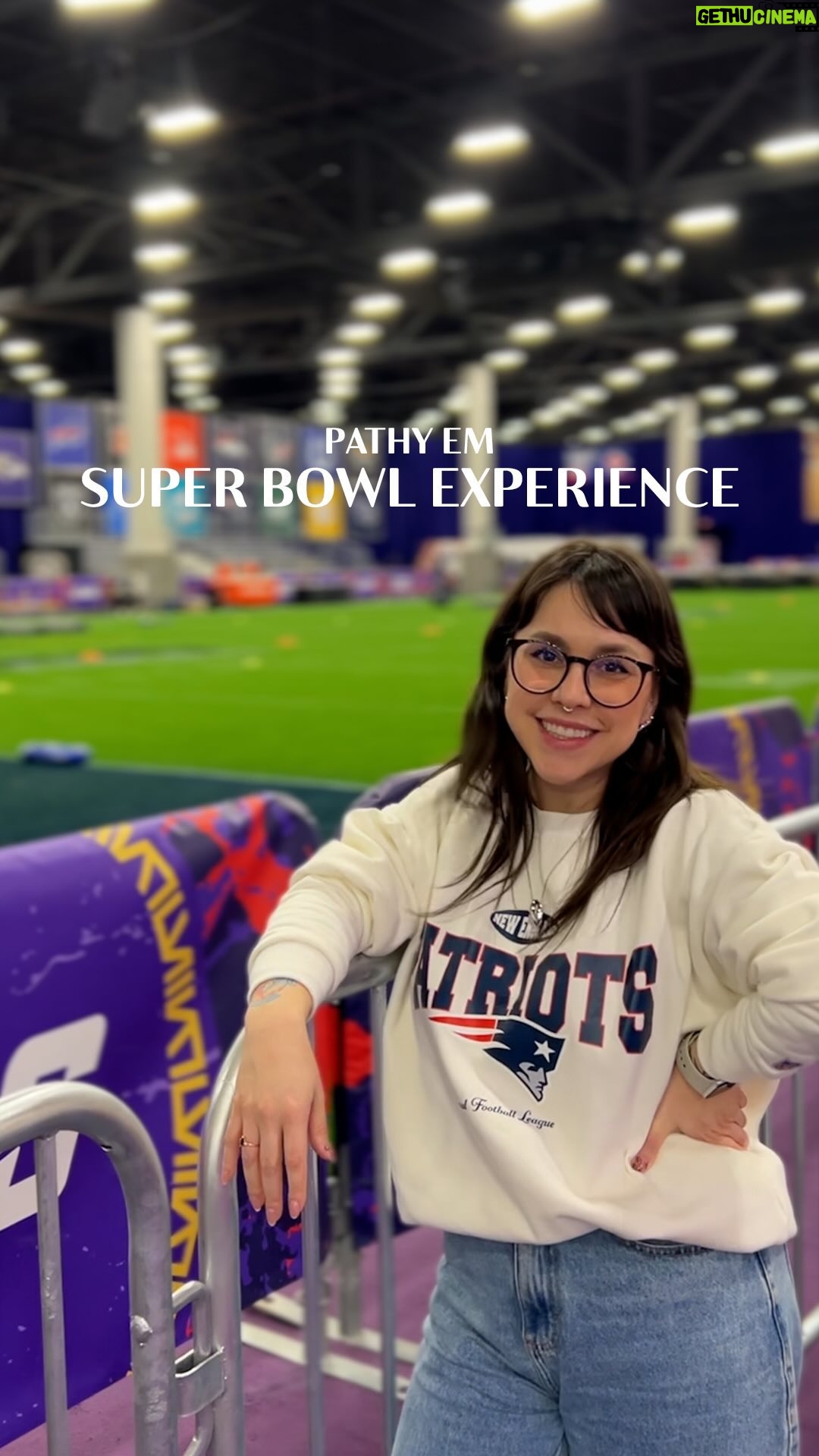 Patrícia dos Reis Instagram - Migos, hoje eu vivi uma experiência surreal na vida de qualquer fã de esporte com a @visa_br e a @jeskagrecco e esse reels pode provar! Hoje rolou o Super Bowl Experience que é um evento que a NFL produz que nada mais é do que um mega encontro entre fãs, marcas, jogadores e time. Ou seja, simplesmente perfeito! E eu claro que eu não ia deixar de mostrar tudo pra vocês, né? Consulte Termos e Condições em www.visa.com.br/viajecomvisa #publi #ViajeComVisaInfinte