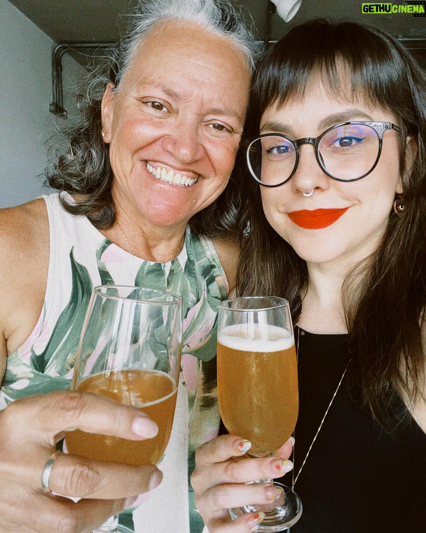Patrícia dos Reis - 2.6K Likes - Saúde migos! 🍻