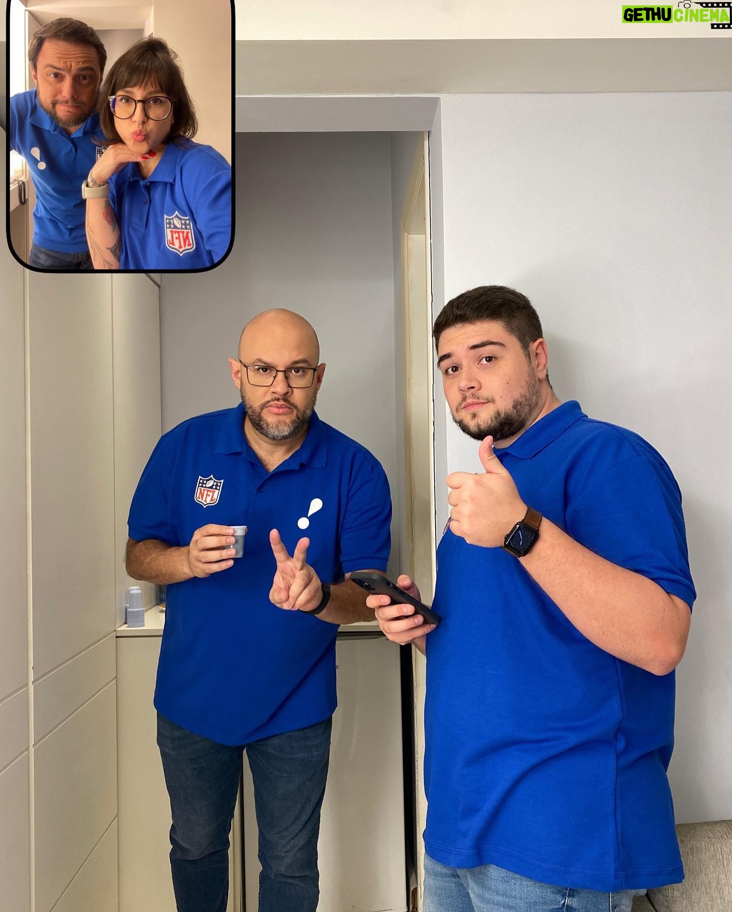 Patrícia dos Reis - 22K Likes - Passando pra lembrar caso você ainda não saiba que essa gatinha aqui (eu no caso) é apresentadoura de tv na @redetv 💅🏻 📺
Então se liga que todo domingo a partir das 17h @golim @napoalmeida @marcelonarrador e eu, estamos ao vivo comentando NFL na tv aberta (chique demais).
E toda segunda ás 23:30 tem o #NFLShow com a gente também comentando tudo que aconteceu no mundinho NFL 🏈
Se eu fosse vocês eu não dava mole de ver esse quarteto fantástico na sua tv!