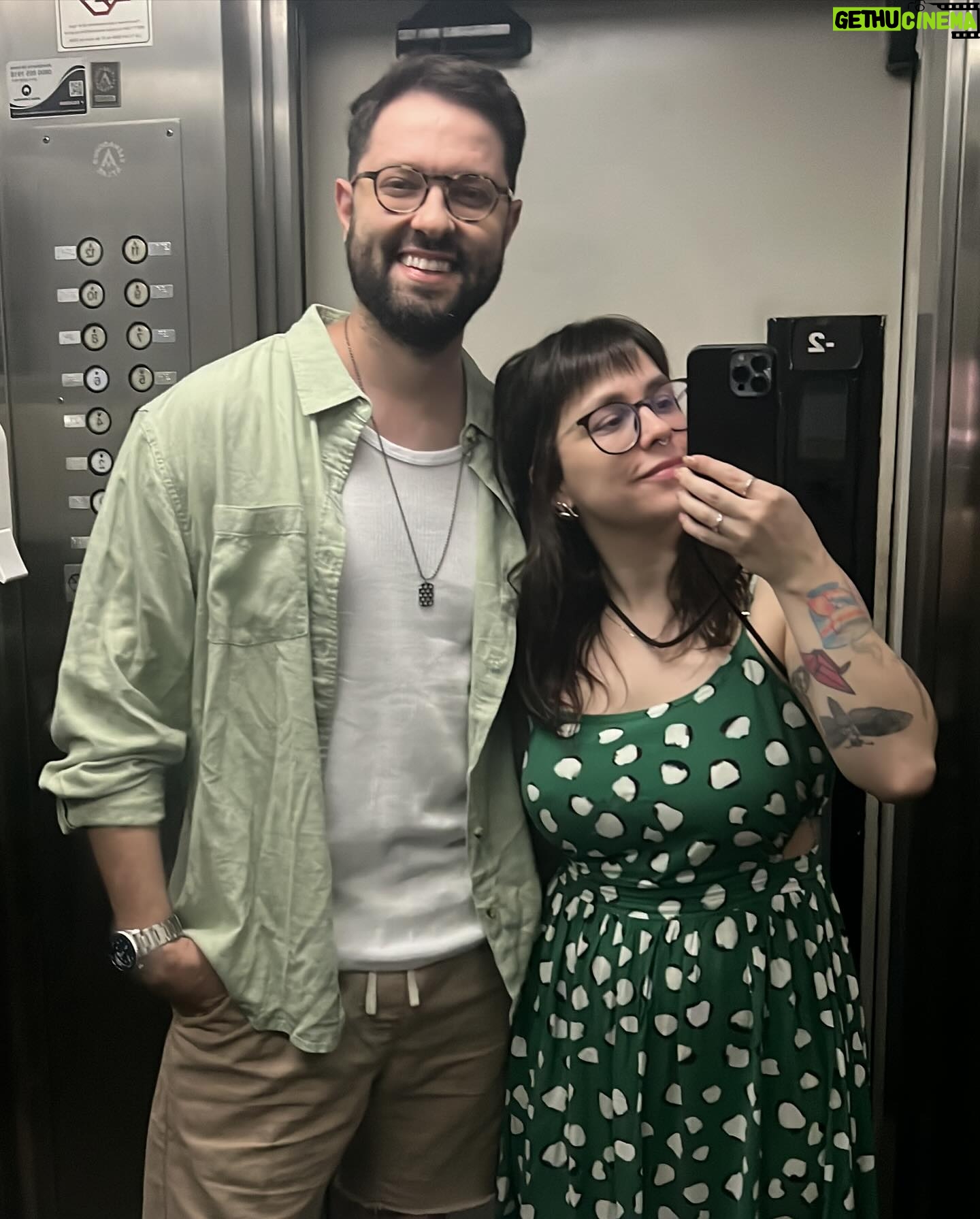 Patrícia dos Reis - 3.8K Likes - Hoje é aniversário do cara mais legal do mundo vulgo moreno @uptothales 🎂🎈🎉
Parabéns amor! Que seja um novo ciclo repleto de coisas boas pois você é um cara f*da e merece tudo de melhor sempre!!! 🥰😍
Obrigada por compartilhar sua vida comigo, te amo ❤️