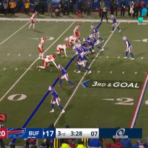 Patrícia dos Reis Instagram - Que JOGAÇO de futebol americano. ❤️🏈

📺: #NFLnaRedeTV | #NFLnaESPN
🎟️: NFL in Brasa, a grande festa do Super Bowl no Brasil. Ingressos no link da bio!