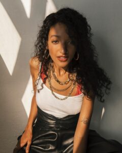 Patricia Allison Instagram - { the Sun Dipped in & left me feeling Celestial } 🦥 Thank you @josephsinclair I love shooting with u 😍 @krishanparmar_ > Styling @zateeshahairstylist > Hair @busterknight > Makeup ✨