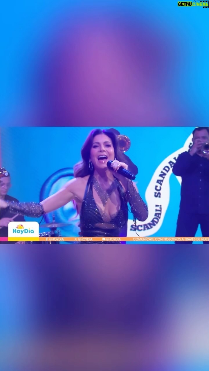 Patricia Manterola Instagram - Gracias @hoydia por la invitación 🙏🏼 a los bailarines y a Marielita (súper coreógrafa) a quien me dio muchísimo gusto volver a ver después de tanto tiempo!!! 😍 #blablabla 🙌🙌🙌 ¿Ya la agregaron a su playlist? Link en mi Bio 👆