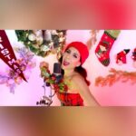 Patricia Manterola Instagram - FELIZ NOCHE BUENA A TODOS!!! 🎵 2021 - “FELIZ NAVIDAD 50 aniversario” 🎄🤍 Tuve el honor de ser invitada por mi querido @rudyperezmusic para celebrar cantando el 50 aniversario de este “clásico” de José Feliciano junto a otros grandes artistas. El VIDEO completo está en el link de mis historias 😉👆