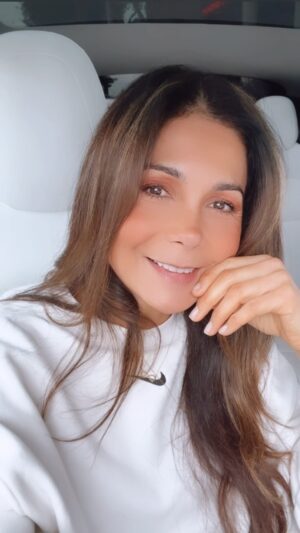Patricia Manterola Instagram - Empezamos un recorrido musical de 1995 - 2023 😍😍😍😍 Si conoces y cantaste #quieroemborracharnedeti ¿Cuéntame, qué recuerdos tienes de esta canción? Y si la estás descubriendo hoy, ¿Te gusto? 😊💖🫶