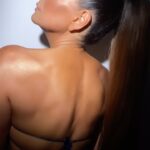 Patricia Manterola Instagram – 🎵 “Tu y Yo” – album “Quiero Más” 1998 Esta canción la grabé pensando en alguien muy especial…uf de esos amores 🔥… ¿Tu a quién le dedicarías una canción como esta? 
Maquillaje: @chentechapitas 
Pelazo & video: @jorgebeltranhair