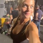 Patricia Montero Instagram - ¿Quién es más chungo de los 2? 💥 @feleman 👮🏻‍♂️👮🏼 👮🏻‍♂️ PoliMacho Man 🙅🏼‍♀️ Crossfitera ✌🏻 Qué risas compañero! @netflixes @contubernio_producciones 📸 2,5, 7 @manuelfiestas #MachosAlfa #MachosAlfa2