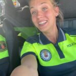 Patricia Montero Instagram – ✌🏻 Se puede decir que el traje de poli me gusta (no es la 1°vez que me lo pongo en ficción)  y Rocío me divierte mucho, pero compartir grabación con esta pandilla supera con creces el uniforme 👮‍♀️ 

Lo que me he podido yo reír en el coche patrullando con este señor @feleman 

Gracias compis por las risas y los ratos!  @raquelguerrero1 @paulagallegoficial #MachosAlfa2

¿Os está gustando la 2° temporada de #MachosAlfa ?

@contubernio_producciones @netflixes