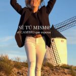 Patricia Montero Instagram - 👉🏻 Convierte a tu mente en tu mejor amig@ 🫶🏼 Quédate contigo 🔥 Sé tú mismo el cambio que esperas 🤍 Conviértete en tu mejor proyecto, TODO empieza en TI 🌸 🔑 Porque sólo ese TÚ que lo mismo aún ni conoces, tiene la llave de hacerte vivir como sueñas. Nuestra mentalidad y actitud lo es TODO y es capaz de TRANSFORMARNOS. ¿Qué tal una semana siendo tu mejor amig@, eliminando de tu vida el juicio y cambiándolo por aceptación, amor y respeto hacia ti mism@? 🧘🏼‍♀️ Os espero el miércoles a las 19:00h en directo en una clase de yoga para traer presencia y calma, os encantará y creo, ayudará 🤍 #DesarrolloPersonal #SelfLove #crecimientopersonal #AmorPropio