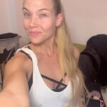 Patricia Montero Instagram - ➡️ Mix #ChefOfTheYear2024 @tapasmagazine @forbes_es 👉🏻 El último video es Patry en estado puro 😂, y aunque anula por completo todo el glamour, creo que aporta la verdad a la que últimamente somos tan fieles 🩵🫶🏼 1. Photocall evento 2. Un 👗 @elisabettafranchi muy 🔝 @replicacomunicacion 3. Mi casi marido @alexadrover y su naturalidad 4. Con @dinhvanparis me siento bella 5. Mesa molona con talento a raudales 🍽️ 6. You&Me 😍 7. Que me pilla el lobo 😂 8. Aunque no te mire, TE VEO 9. MAGIA by @beautybykikecrespo para @saigucosmetics 10. Duelo entre la lavadora y el tendedero 🤦🏼‍♀️🙃