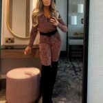 Patricia Stratigeas Instagram - Fit appreciation post! Still loving this look my stylist @aliciasmcn put me in for my stage show in the UK last week. You sure do know your stuff, kid. Fit by @cityluxboutique Heading to Richmond this weekend for @galaxyconrichmond, what should I wear @aliciasmcn?? Deets tickets in my stories! Who’s coming? @primetimeappearances