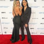 Patricia Stratigeas Instagram - Guess we know who @sonyadevillewwe’s favourite Canadian is eh @chelseaagreen? More photos at #linkinbio 📸