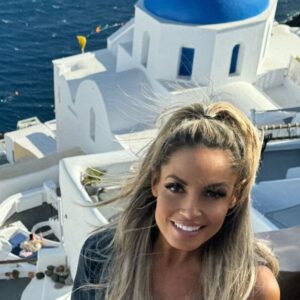 Patricia Stratigeas Instagram - Can’t go to Greece without visiting the islands! Guess where I am??

Turn your guess into a win for this week’s #TS25GiveawayFridays! To enter:

♥️ Like this post 
🔃 Share this post
💬 Guess where I am in comments below

25 Stratuspherians will be randomly selected to win an autographed photo! Good luck! Opa!