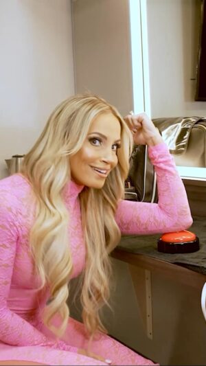 Patricia Stratigeas Instagram - Season 3 of #CanadasGotTalent is already ‘buzz’worthy 😉 Don’t miss #TheMillionDollarSeason thanks to @rogers, premiering this March on @city_tv 🙌🏼 

#cgt #trishstratus