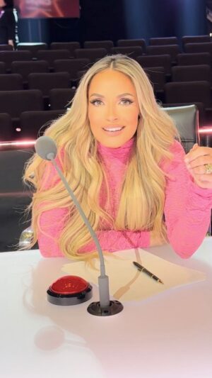 Patricia Stratigeas Instagram - The @cangottalent auditions keep rollin’ along TONIGHT at 8/7c on @city_tv or stream it on Citytv  #cgt 

ICYMI: Click #linkinbio or my story to catch up on last week’s episode!