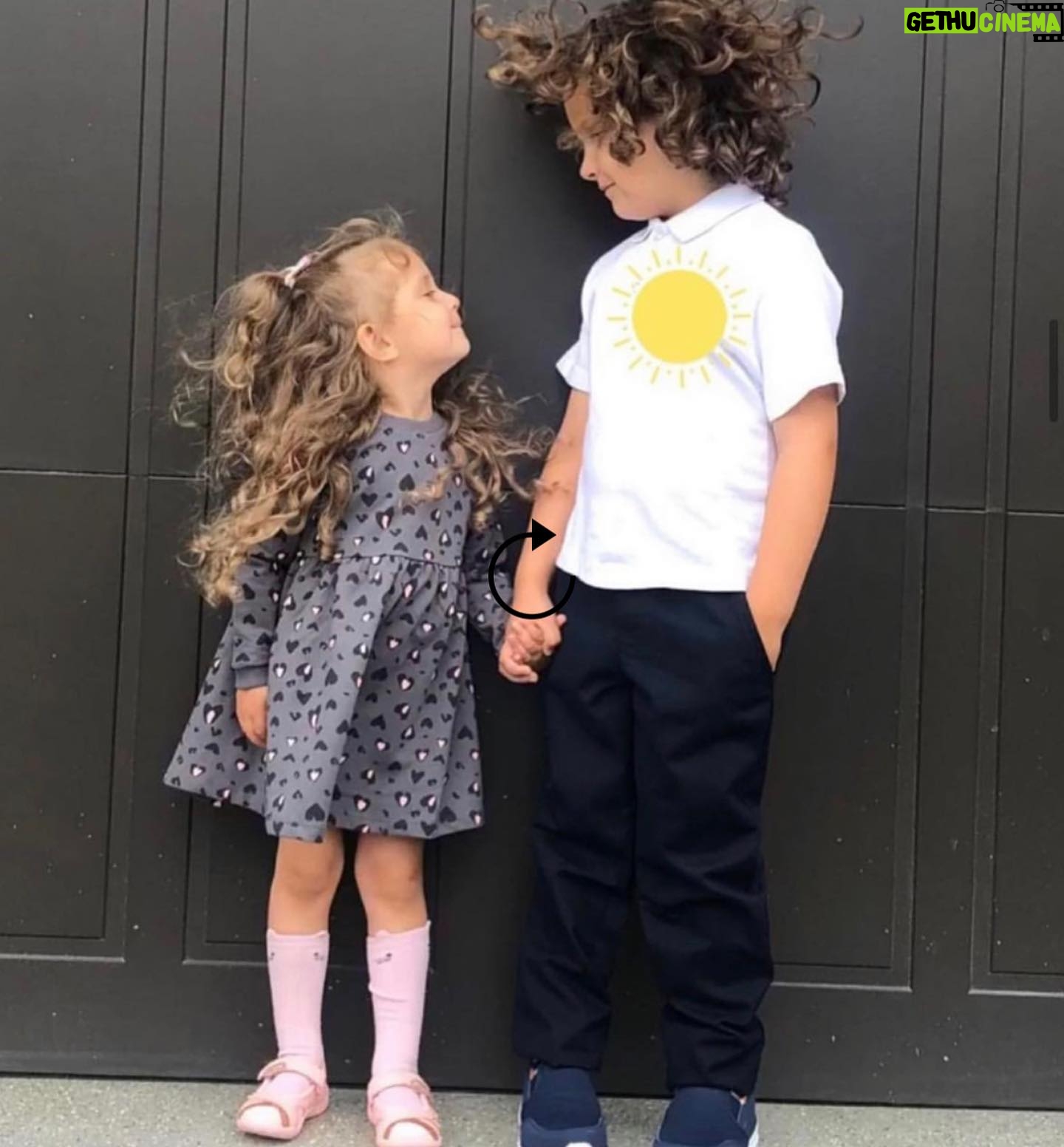 Patricia Stratigeas Instagram - After 6 months of being on the road every week, the one week I wanted to make sure I was home for was #backtoschool week. Grade 5 for Max and grade 1 for Madi! Madi has graduated from her little Montessori school with the most solid foundation and is joining Max at the ‘big kids school’. You know what that means for mama? One pickup and drop off! Whoo hoo! These are the little busy mom tingz!