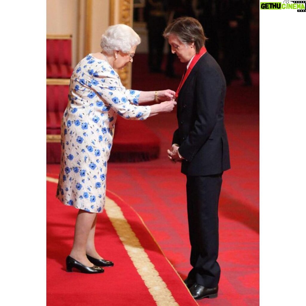 Paul McCartney Instagram - On the sad occasion of Her Majesty Queen Elizabeth II’s passing, my memories came flooding back and I would like to share these with you. I feel privileged to have been alive during the whole of Queen Elizabeth II’s reign. When I was 10 years old I entered an essay competition in Liverpool and won my division for my essay about the British Monarchy so I have been a fan for a long time. In 1953 when the Queen was crowned everyone on our street in Speke, Liverpool finally got a television set and we settled down to watch the Coronation in glorious black and white. Looking back I am honoured and amazed to see that I met Her Majesty eight or nine times and each time she impressed me with her great sense of humour combined with great dignity. God bless you. You will be missed.  Read Paul’s memories at PaulMcCartney.com (link in bio)