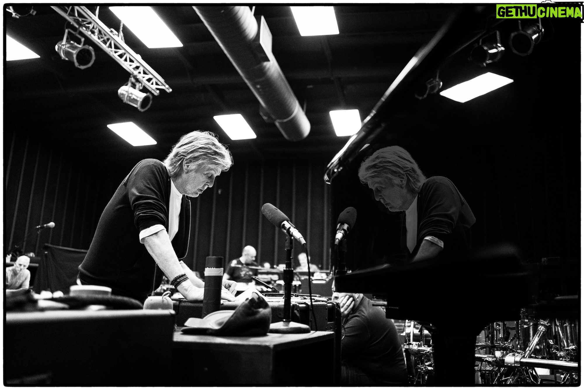 Paul McCartney Instagram - Decisions, decisions… ✍️💭 Three days to go before the first #PaulMcCartneyGotBack show! What would you like to see on the setlist?