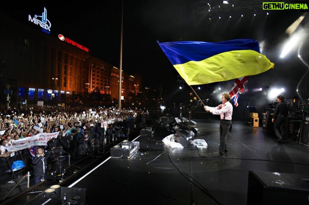 Paul McCartney Instagram - Remembering playing for our friends in Ukraine in Independence Square in 2008 and thinking of them in these difficult times. We send our love and support. 🇺🇦 #StandwithUkraine