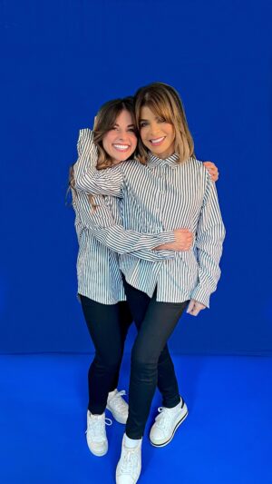 Paula Abdul Instagram - Not to be dramatic…

#madeforyou #bff #twin #wherehaveyoubeen #paulaabdul #kaushacampbell