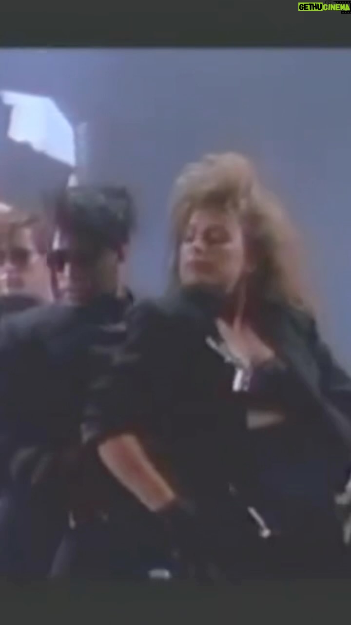 Paula Abdul Instagram - Itβs true, Iβm just here for the music! πΆ What song immediately makes you want to dance? ππ And how many individual videos can you identify in this? Video edit by @jesusnx