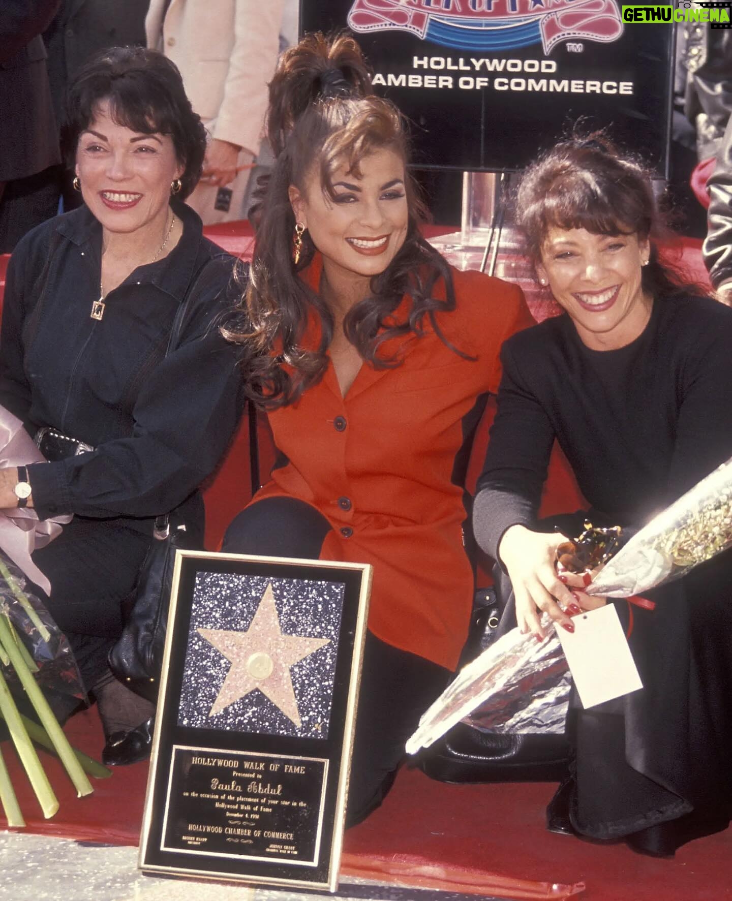 Paula Abdul Instagram - Happy Mother’s Day to all of the incredible mothers and to anyone who has stepped into the role of a mother figure. You superheroes deserve a holiday everyday! 🩷 I love and miss you so much mom, but I still feel your love every single day!!