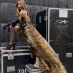 Paula Abdul Instagram - Lights… Camera… ✨ ACTION ✨ XoP #danceyououttamyhead