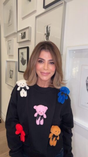 Paula Abdul Instagram - Thank you for your constant love and grace @arianagrande, and thank you to everyone who’s shared the love for “Cold Hearted”! I LOVE YA! 💕 XoP