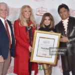 Paula Abdul Instagram - It was such an honor to be recognized as the 2023 Humanitarian of the Year at the #HollywoodChristmasParade!🙏🏼🎄✨The iconic parade will air in primetime on @thecw on December 15th!