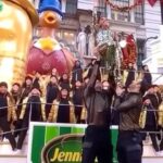 Paula Abdul Instagram - #StraightUp was released 35 years ago today‼️11/22/1988 ♥️ My heart is so full, and I feel so blessed that I have the opportunity to continue to sing this song for all of you. Performing it at the @macys #MacysThanksgivingDayParade last year was a BLAST! Who’s watching tomorrow morning!?